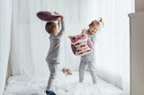 Familienleben: Kinder im Pyjama