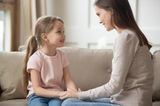 Kindergesundheit: Mutter spricht mit Tochter