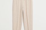 Most of us have spent a lot of time at home in the past few months and have come to know and love good old sweatpants from a completely new angle. So if the separation pain is too much for you, you can use these trendy cotton trousers. It's just as comfortable as our jogger at home, but much more suitable for going out. From mango, around 30 euros. "loading =" lazy