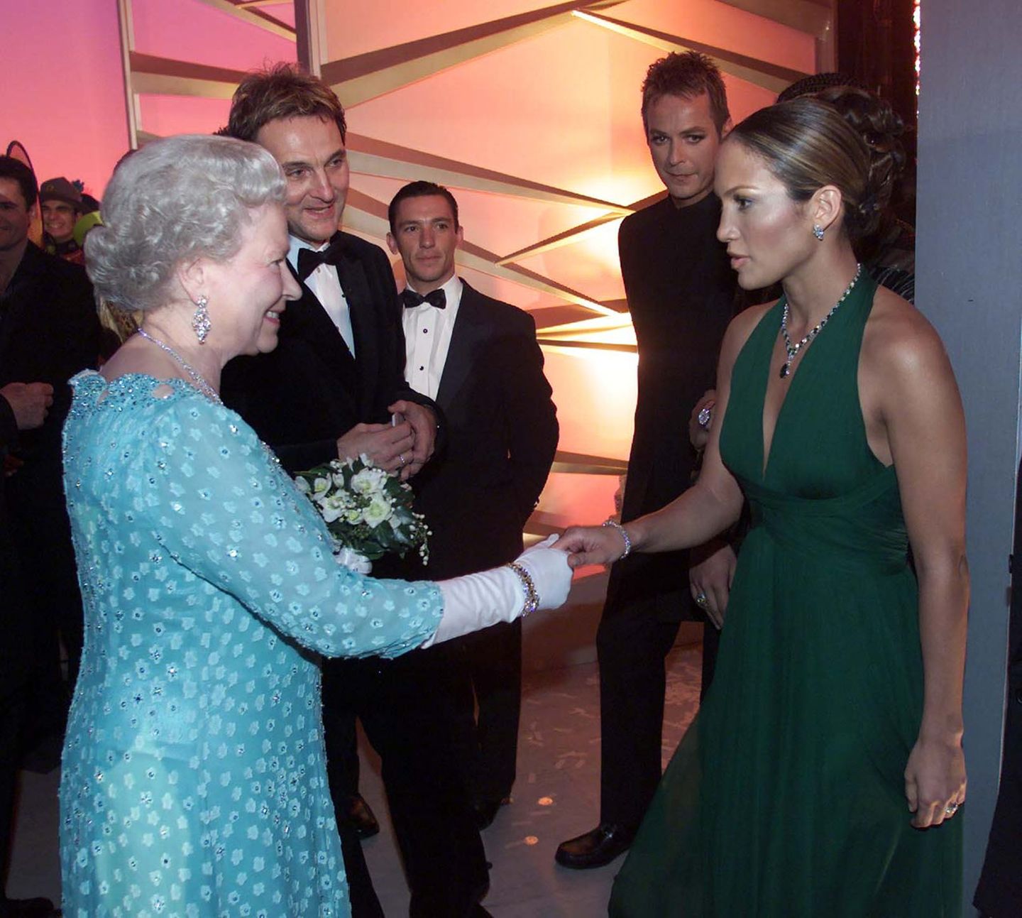Queen Elizabeth II.: mit Jennifer Lopez