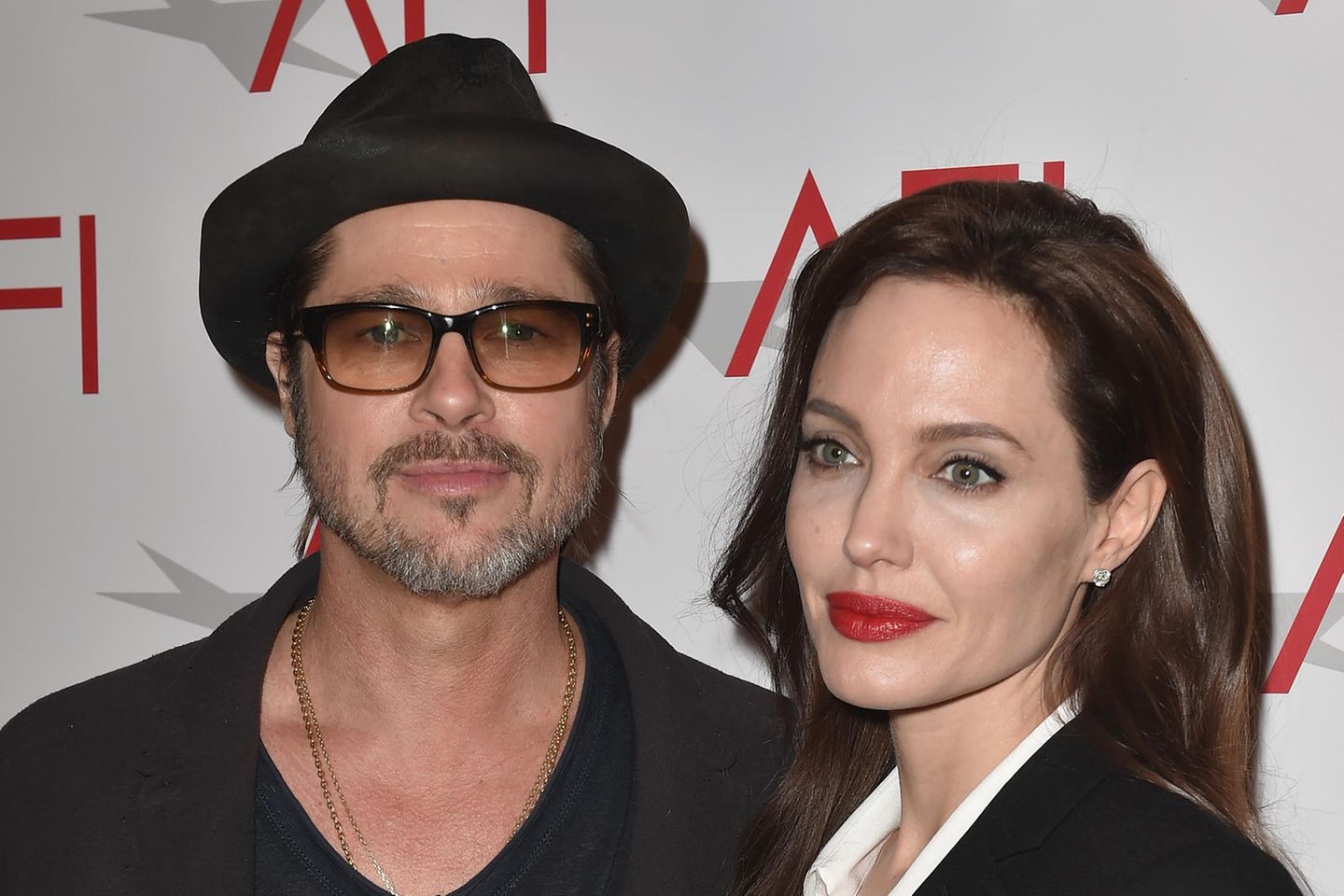 Brad Pitt + Angelina Jolie: Jetzt eskaliert der Rosenkrieg