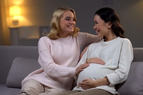 Gut zu wissen!: Schwangere mit Freundin