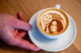 Royales Kaffeekränzchen: Kaffeetasse