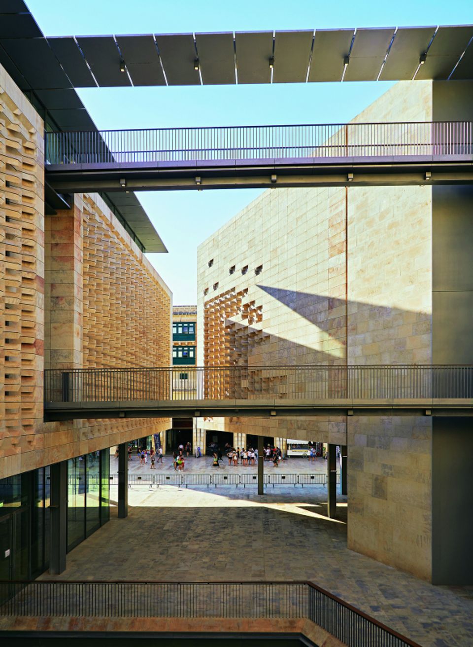 Renzo Piano baute 2014 das neue Parlament und Abgeordnetenhaus in Valletta.