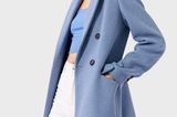 Herbstmäntel unter 100 Euro: Mantel in hellblau von stradivarius