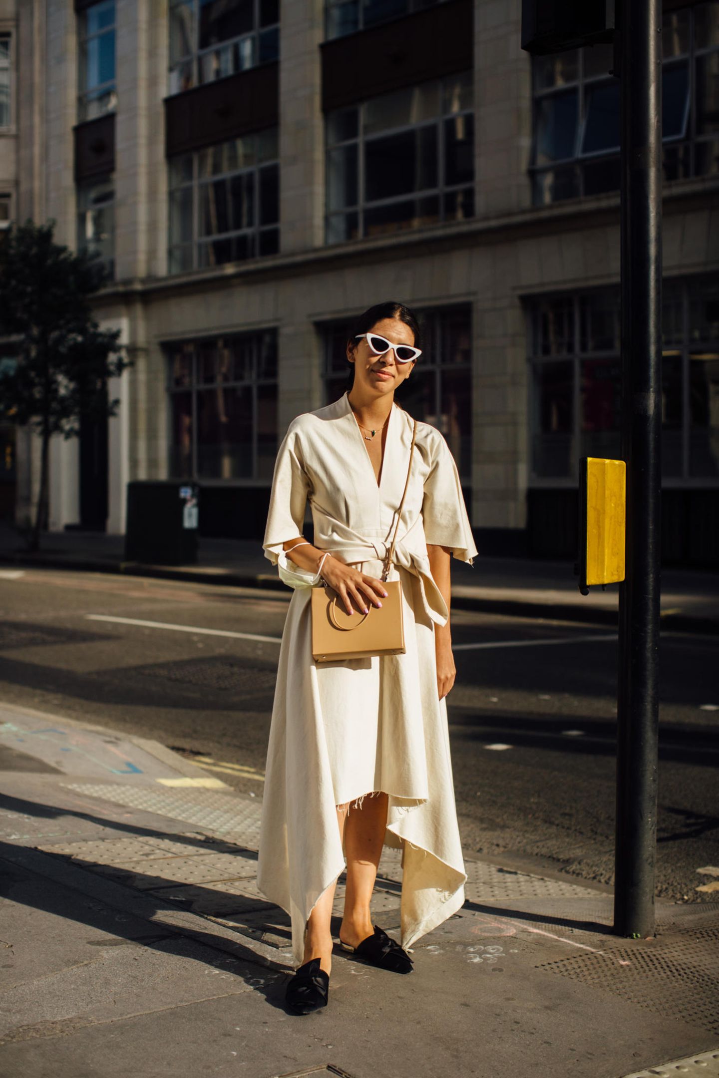 Streetstyle Fashionweek: Weites weißes Kleid