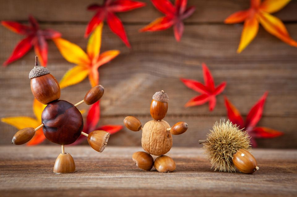 Herbstbasteln mit Kindern: Kastanienfiguren