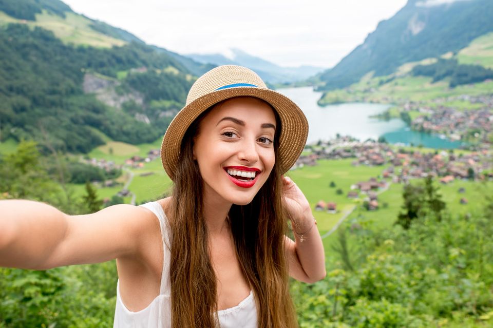 Was können wir von den Schweizern lernen: Frau in den Bergen