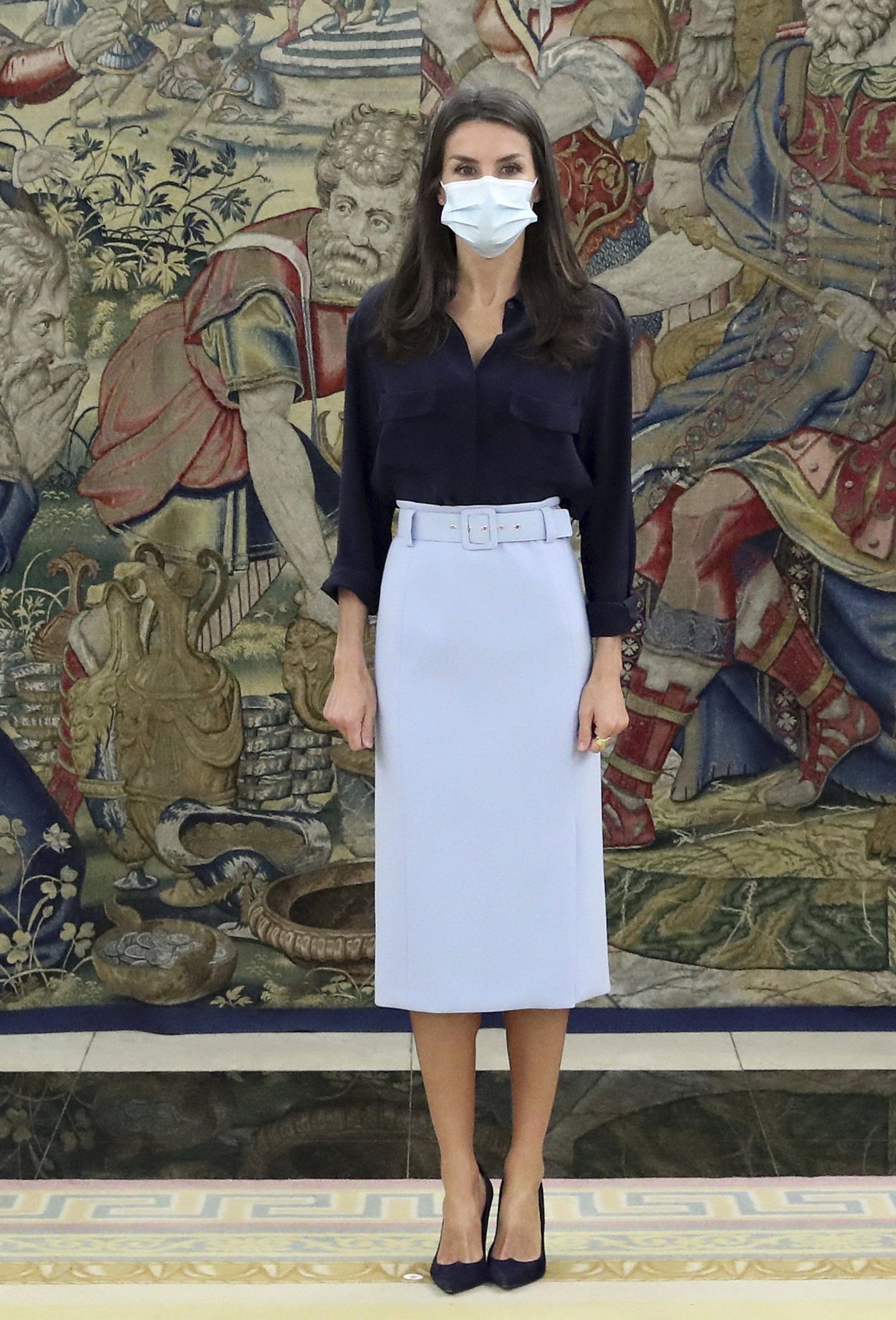 Queen Letizia: in the skirt "loading =" lazy