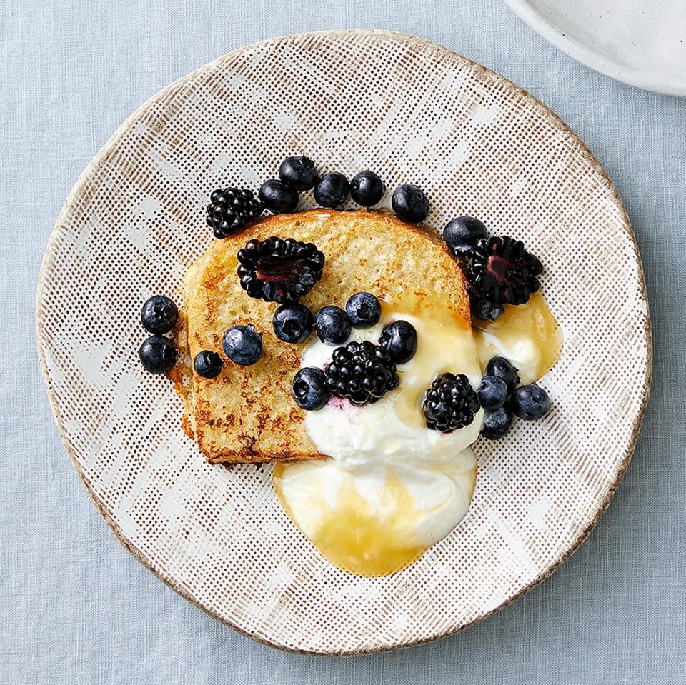 Armer Ritter mit Brombeeren und Lemon-Curd-Soße