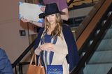 Gleiche Outfits der Royals: Jessica Alba mit cognacfarbenen Shopper