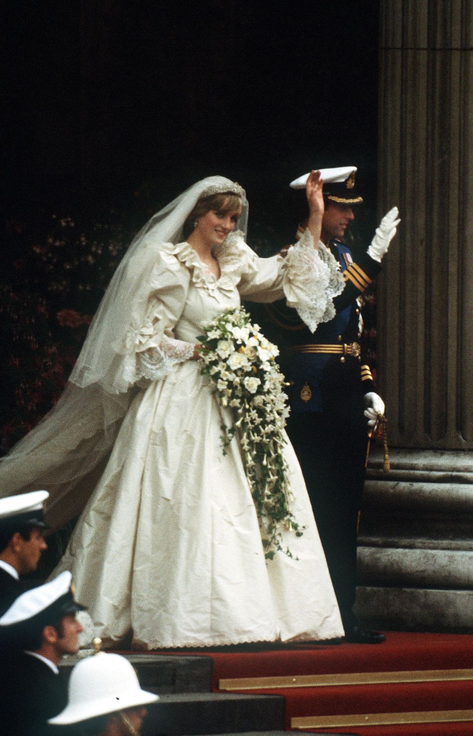 Promi-Brautkleider: Prinzessin Diana und Prinz Charles