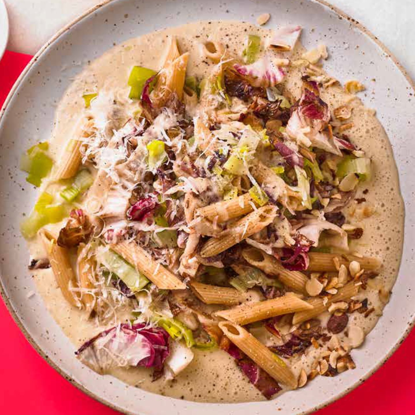 Radicchio-Porree-Nudeln