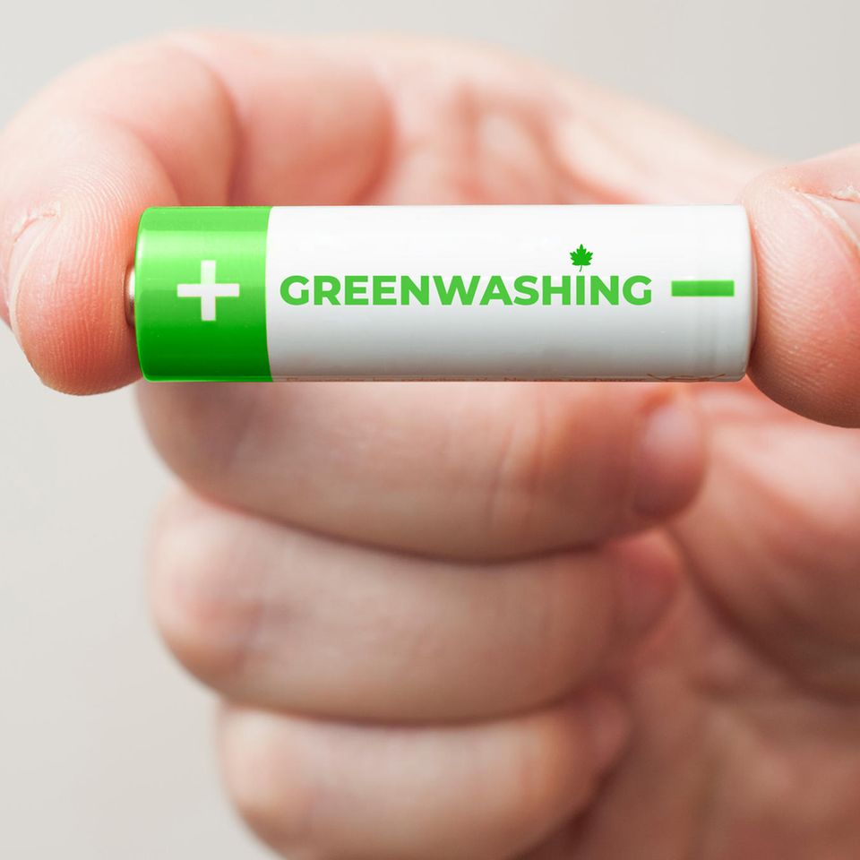 Batterie mit Greenwashing-Aufschrift