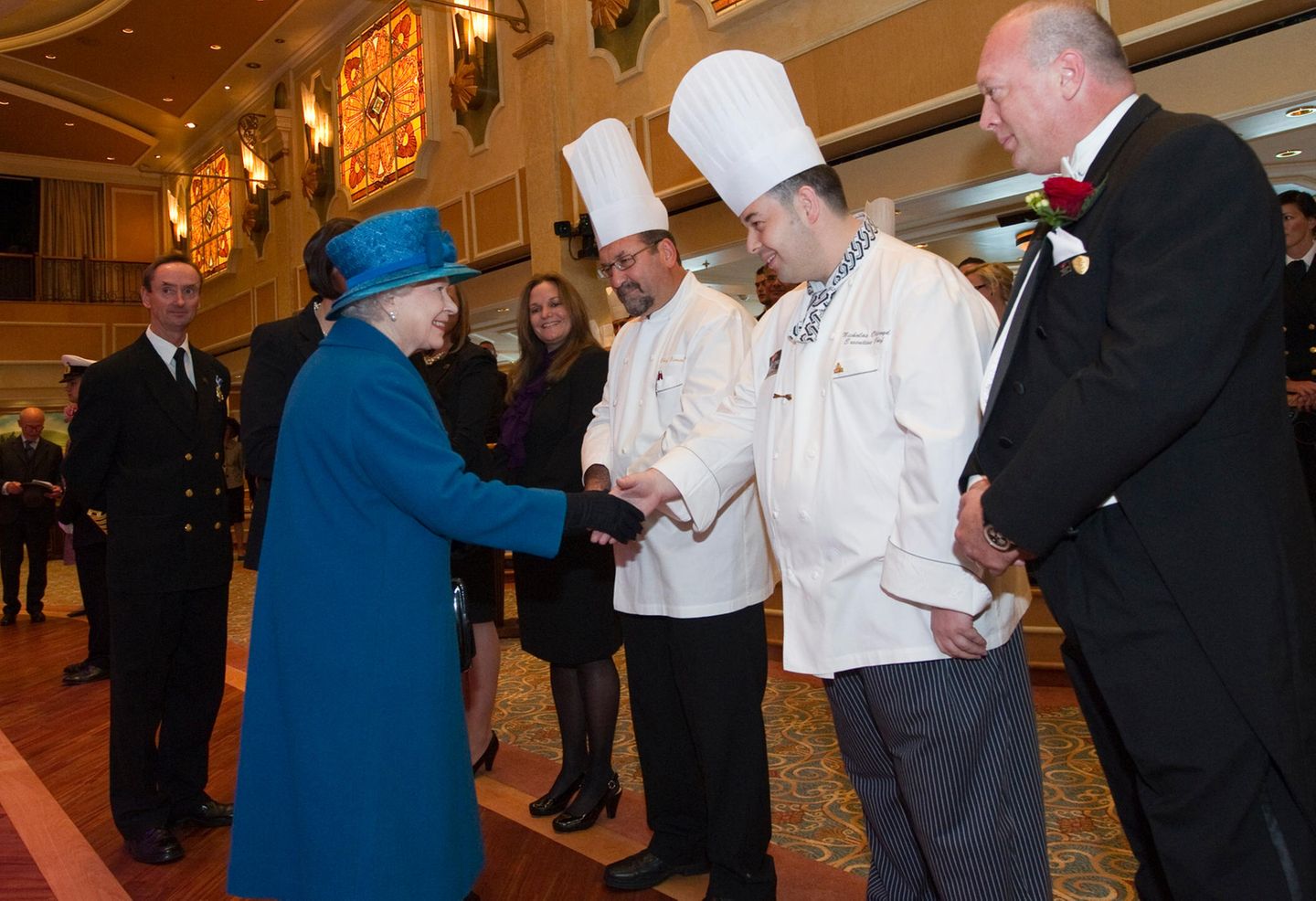 Weihnachten bei den Windsors: Königin Elisabeth mit Köchen