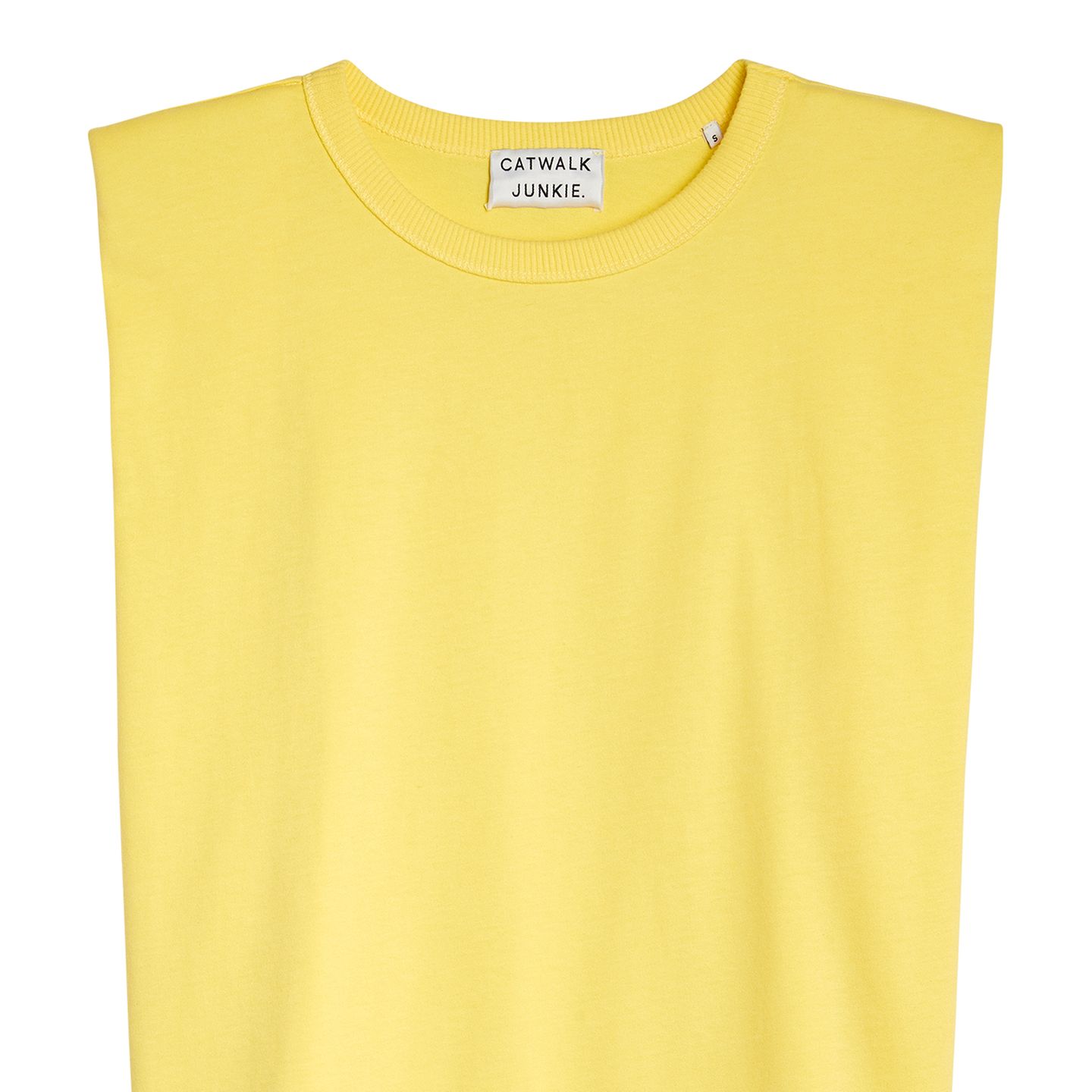 Breite Schultern, knallige Farbe - mit diesem Shirt setzen wir definitiv ein Statement. Catwalk Junkie, ca. 45 Euro