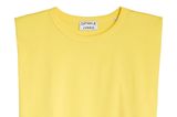 Breite Schultern, knallige Farbe - mit diesem Shirt setzen wir definitiv ein Statement. Catwalk Junkie, ca. 45 Euro
