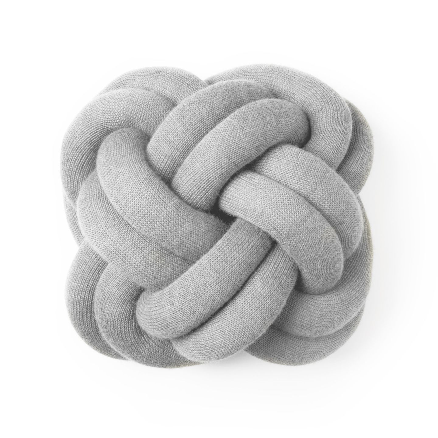 Macht jede Couch direkt stylisher: Der Design Knot von Design House Stockholm. Ca. 112 Euro