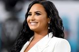 Schon oft hat Sängerin Demi Lovato Body Positivity zum Thema gemacht, schon oft hat sie offen darüber gesprochen, dass sie sich nicht immer wohl fühle. Und so geht es vermutlich vielen von uns. In ihrem neusten Post auf Instagram spricht sie ganz offen über das Thema Dehnungsstreifen ...