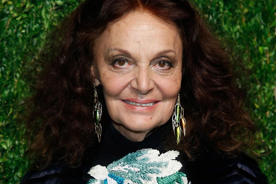 2025 Diane Von F Rstenberg Confident Swimsuit Selfie At The Age Of 74 Diane Von Fuerstenberg