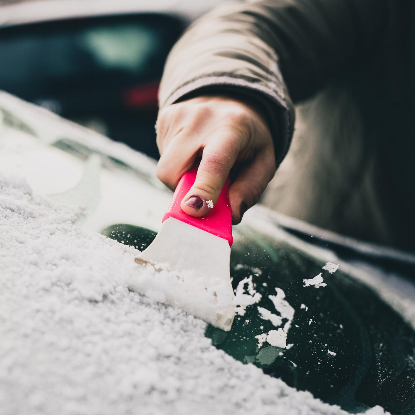 Auto-Scheiben richtig enteisen: Die sieben größten Fehler beim Eiskratzen, Leben & Wissen