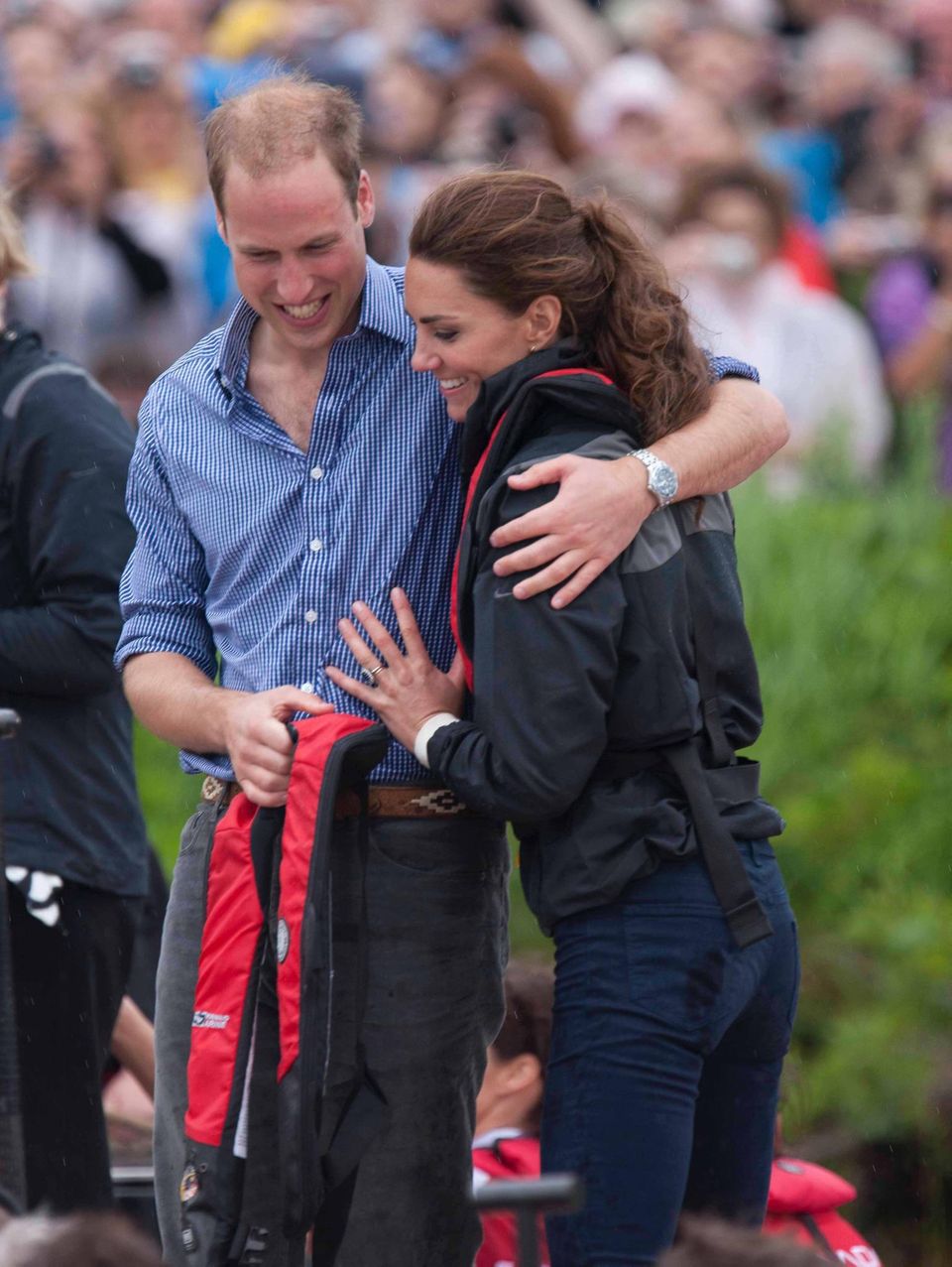 Herzogin Kate + Prinz William: umarmen sich