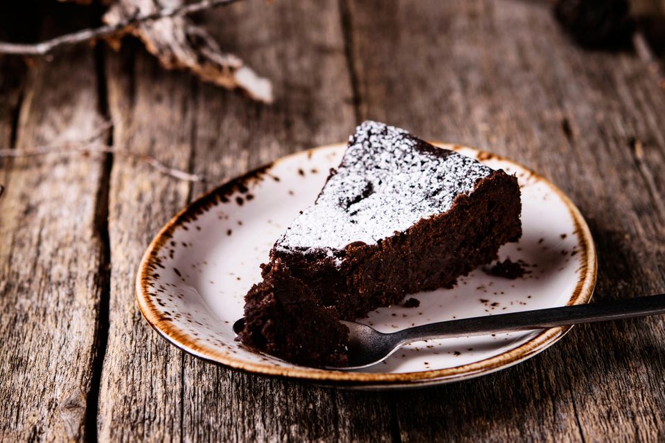 Kladdkaka: Saftiger Schokoladenkuchen aus Schween