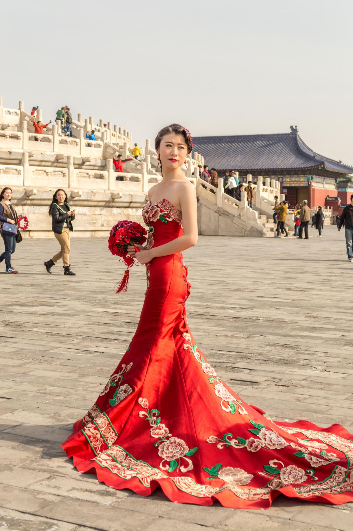 Hochzeitskleider aus aller Welt: Braut in rot