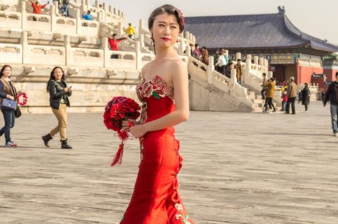 Hochzeitskleider aus aller Welt: Braut in rot
