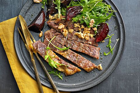 Entrecôte-Steak mit Rote-Bete-Salat
