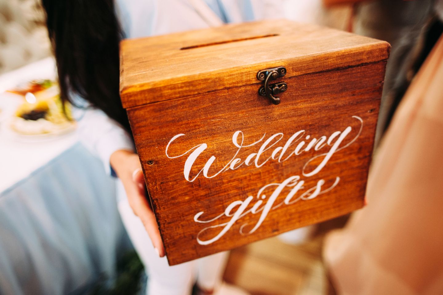 Hochzeit Geldgeschenk: Holzbox für Umschläge