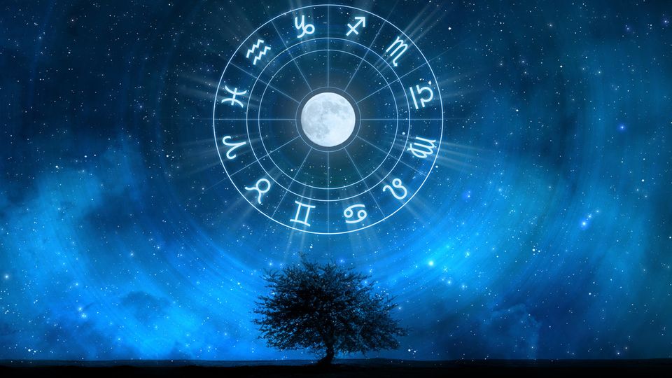 Horoskop: Diese Sternzeichen fühlen sich in Gesellschaft einsam