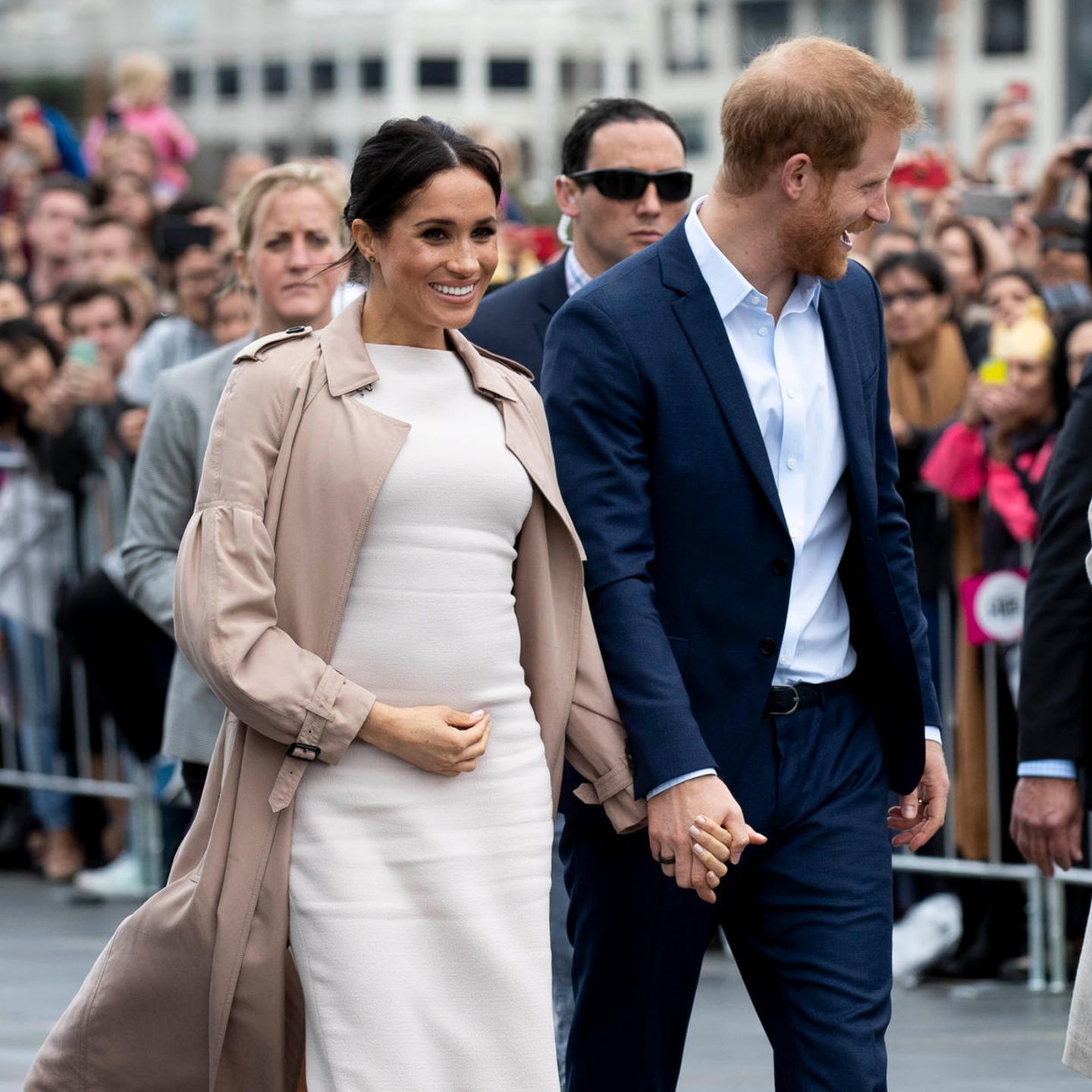 Meghan Mit Babybauch Sie Tragt Ein Besonderes Kleid Brigitte De