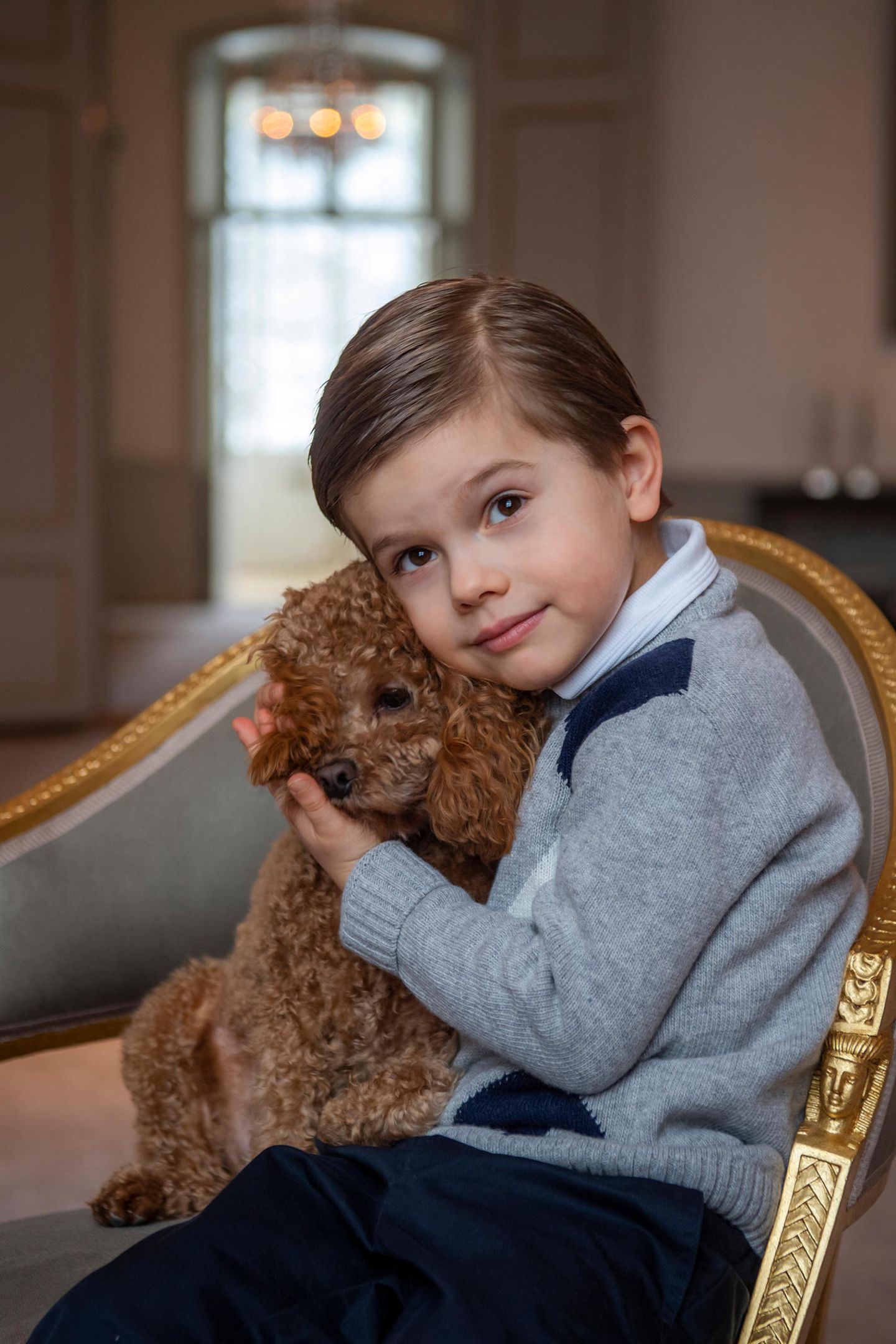 Royale Kinderfotos: Prinz Oscar mit Hund