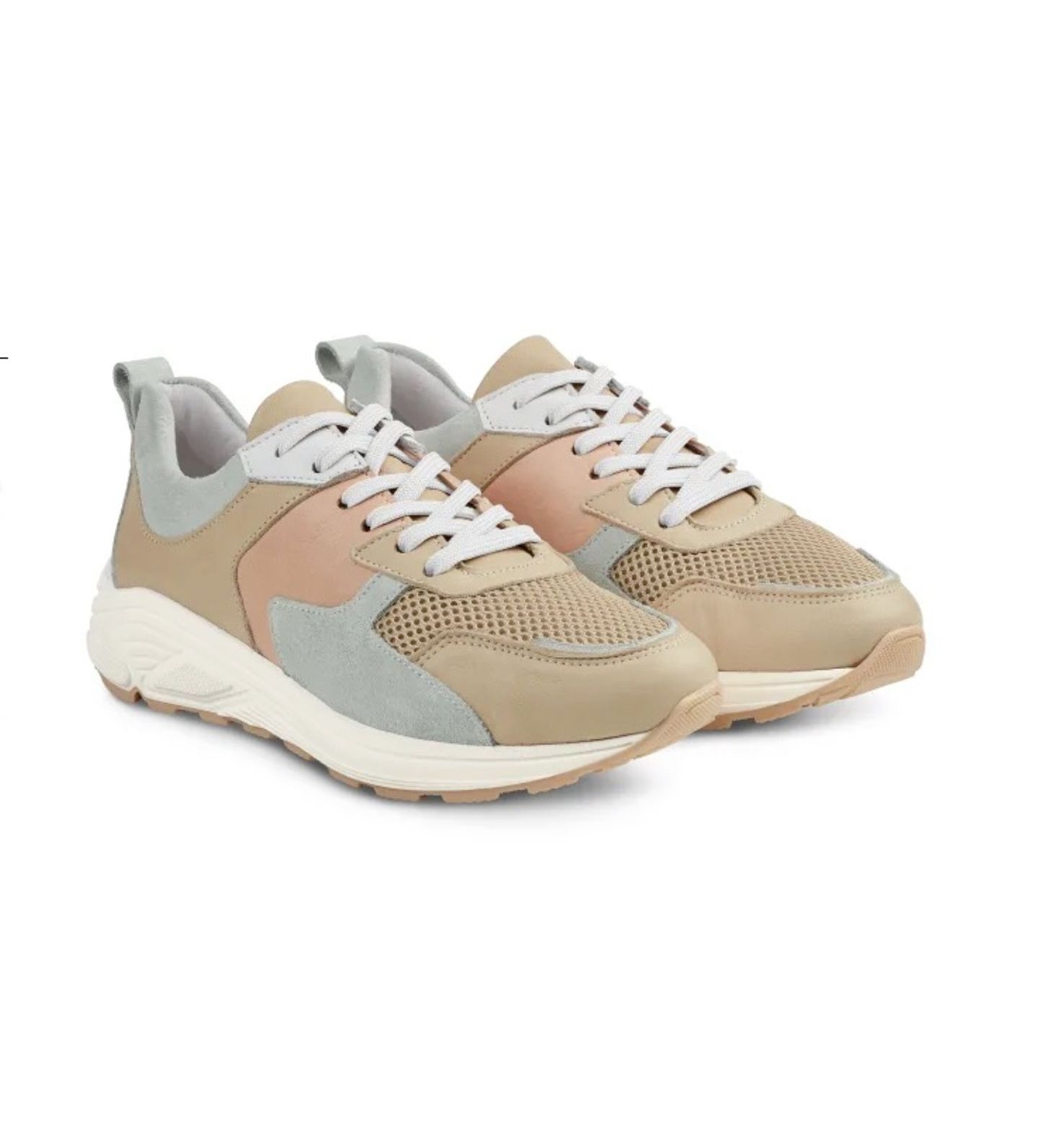 Wenn die Temperaturen wärmer und die Tage länger werden, können wir es kaum erwarten, den ersten Frühlingsspaziergang zu wagen – am besten mit einem stylischen Schuhwerk wie diesen Chunky Sneakern in Pastellfarben. Von La Shoe, kosten ca. 120 Euro  Mit der BRIGITTE Shopping Card sparst du bei La Shoe vom 17. März bis 05. April 2021 15 Prozent.
