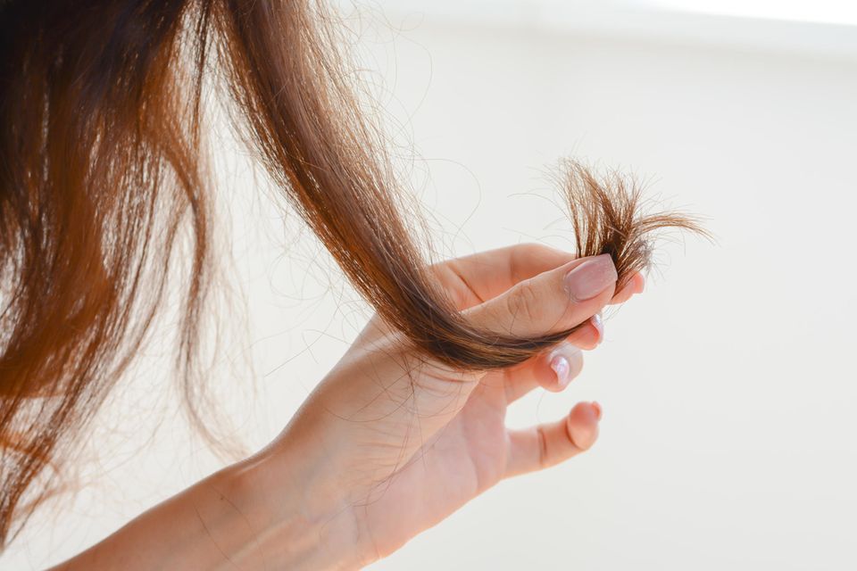 Tipps gegen Spliss: So bleiben eure Haare kräftig und gesund