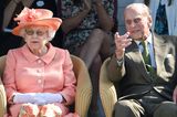 Prinz Philip und die Queen: sitzen nebeneinander
