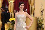Oscar-Looks: Anne Hathaway 2010