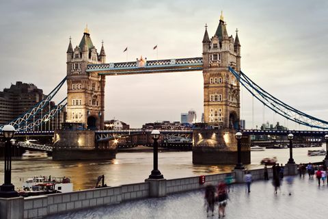 20-jähriger Londoner ertrunken: Tower Bridge