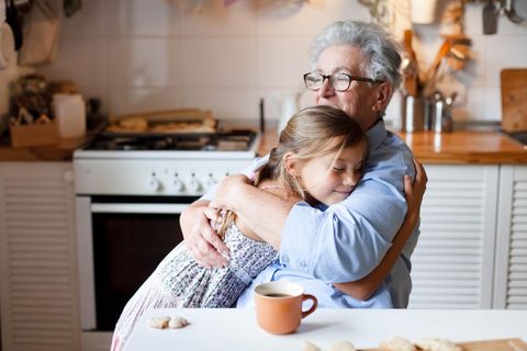 Mutter möchte nicht, dass Großeltern spontan Enkel umarmen