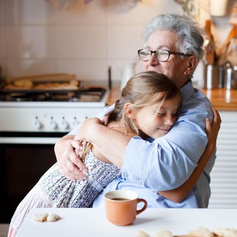 Mutter möchte nicht, dass Großeltern spontan Enkel umarmen