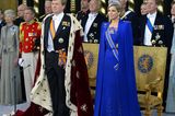 Königin Máxima trägt eine royalbalue Robe von Jan Taminiau