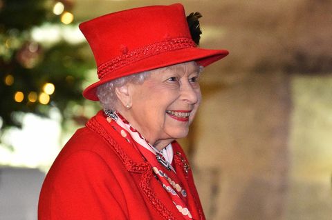 Queen Elizabeth gratuliert Archie zum Geburtstag: Queen Elisabeth lächelt und klatscht