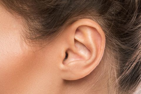 Ohr-Trick gegen Regelschmerz: Weibliches Ohr