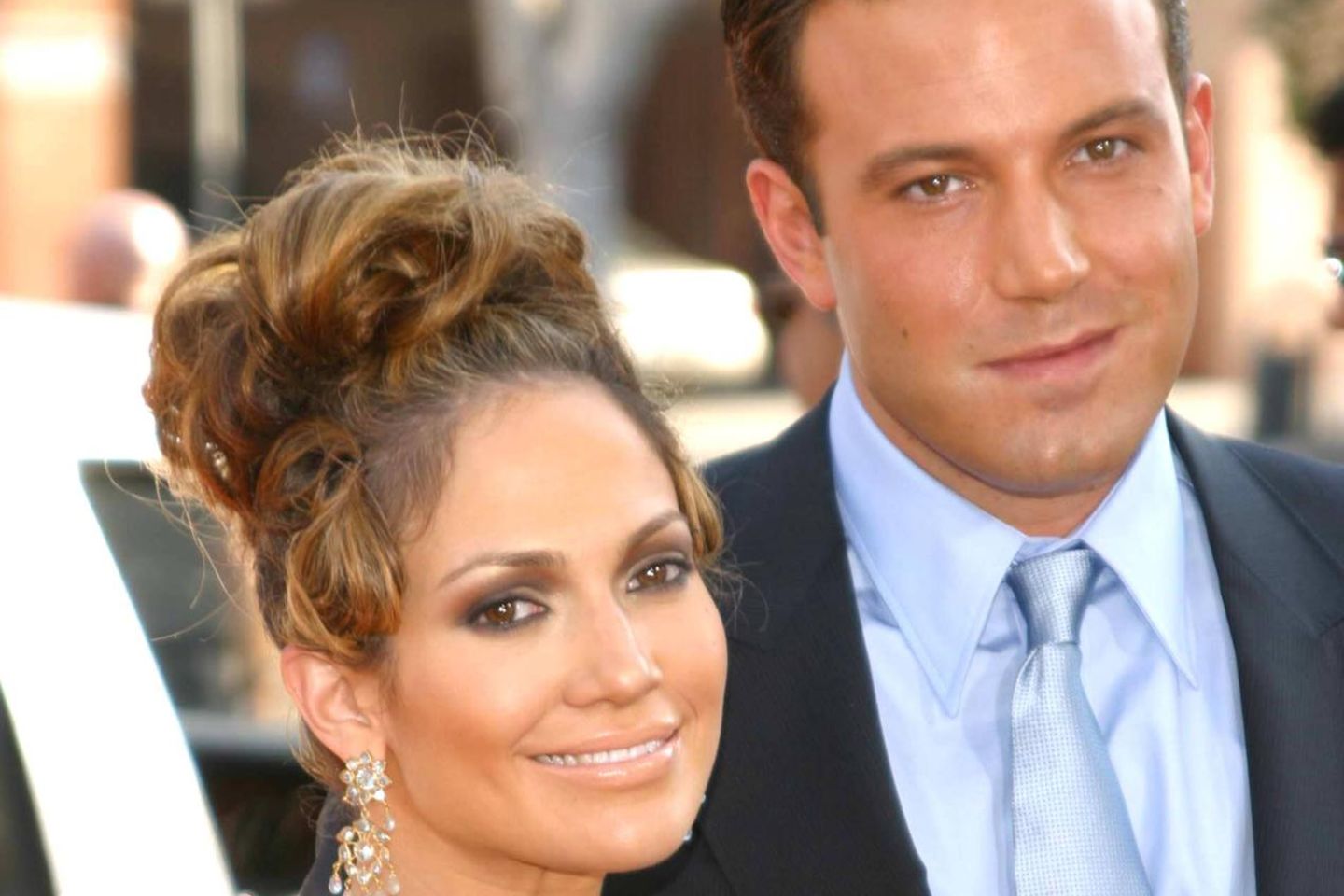 Jennifer Lopez + Ben Affleck: Lassen sie die Bombe bald platzen?: Das Paar gemeinsam auf dem roten Teppich in 2003
