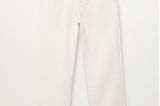 Keine Angst vor weißen Hosen – erst recht nicht, wenn sie extra bequem geschnitten und in verkürzter Form daherkommen. Von Violeta by Mango, um 40 Euro.