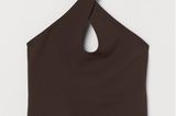 Dieses süße Neckholder-Top in Braun darf sofort in unseren Kleiderschrank einziehen. Man kann es nämlich zu unzähligen Looks kombinieren. Von H&M, ursprünglich für rund 15 Euro erhältlich.