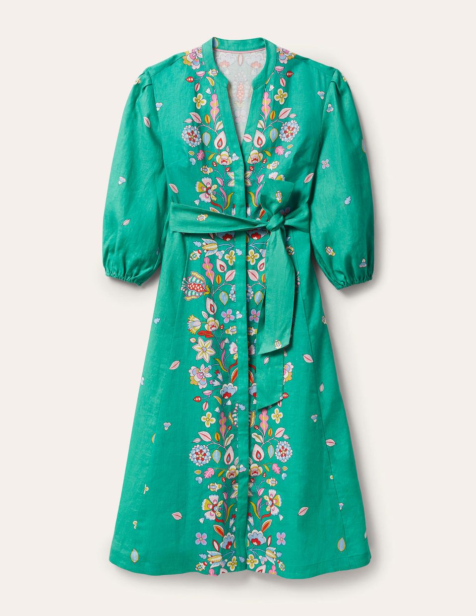 Ruckzuck perfekt gekleidet sind wir mit diesem Blusenkleid mit versteckter Knopfleiste, Taillengürtel und 7/8-Arm. Das sommerliche Blumenmuster gibt dem Kleid einen romantischen Twist. Von Boden, kostet ca. 180 Euro. 