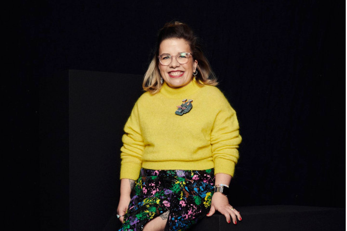 Ninia "LaGrande" Binias ist Moderatorin, Autorin, Podcasterin und Schauspielerin.