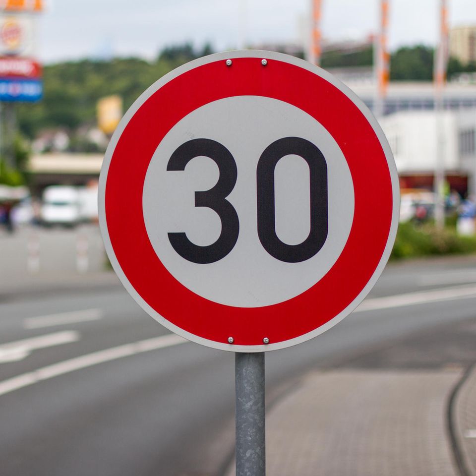 Verkehrsinitiative: Tempolimit 30 Schild